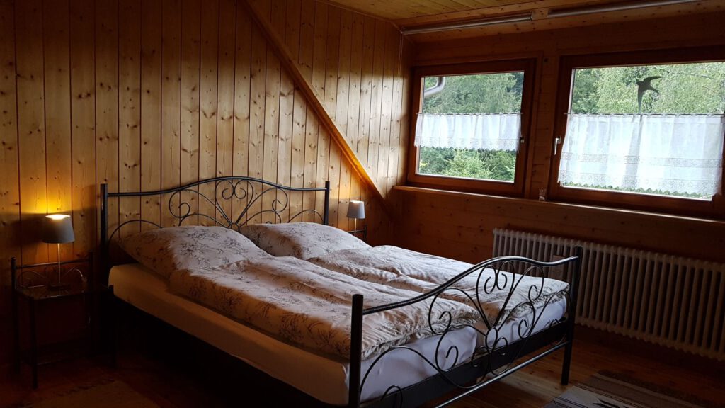 Schlafzimmer 2 / bedroom 2